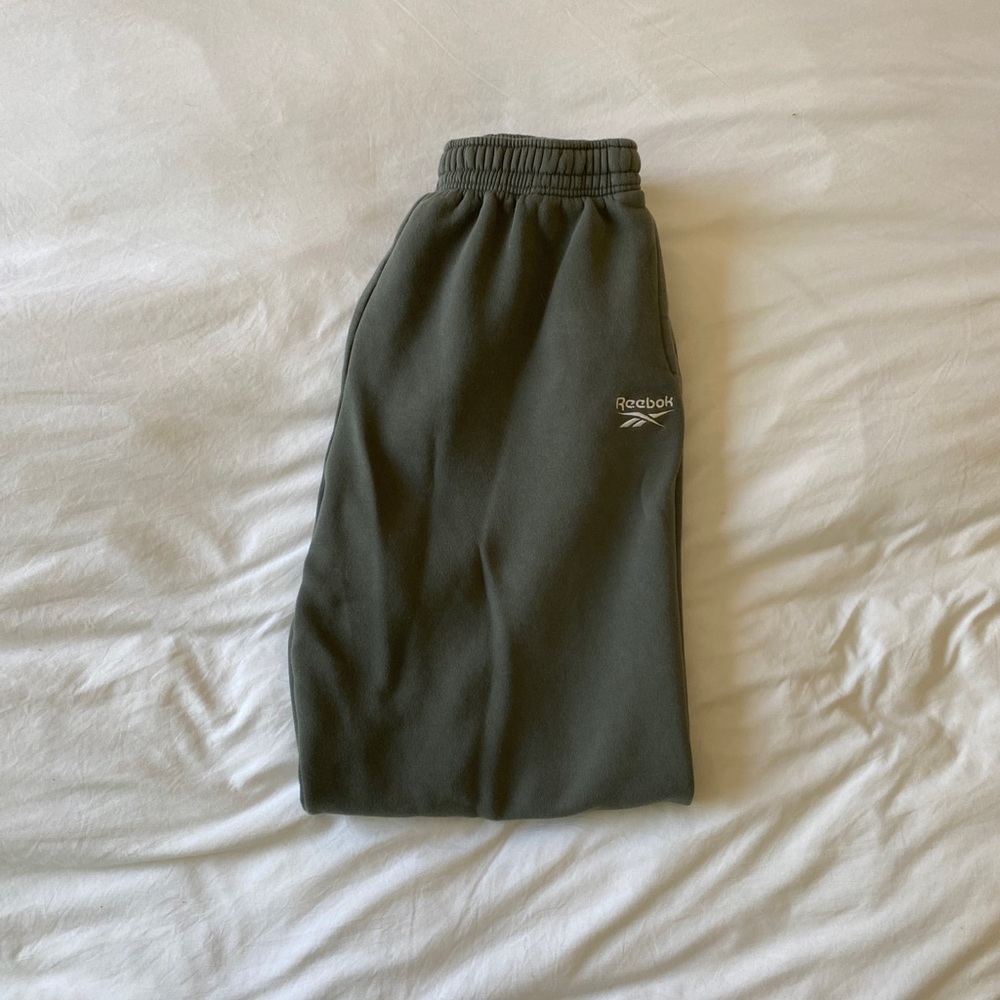 Reebok sweatpants in khaki size medium